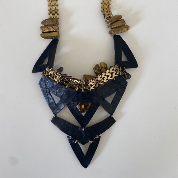 SUZANNA DAI Gold Statement Necklace - Picture 4 of 16